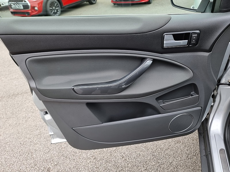 Ford Kuga TDCi Titanium - U7447