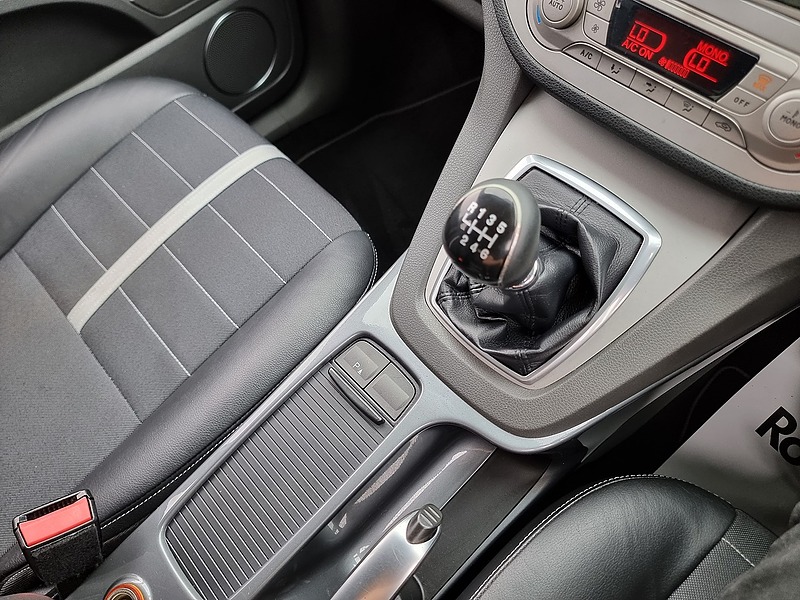 Ford Kuga TDCi Titanium - U7447