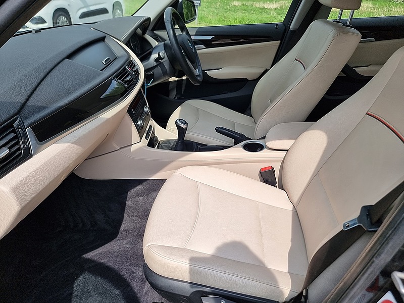BMW X1 18d xLine - U7454