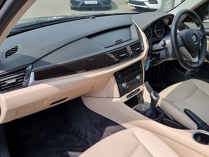 BMW X1 18d xLine - U7454