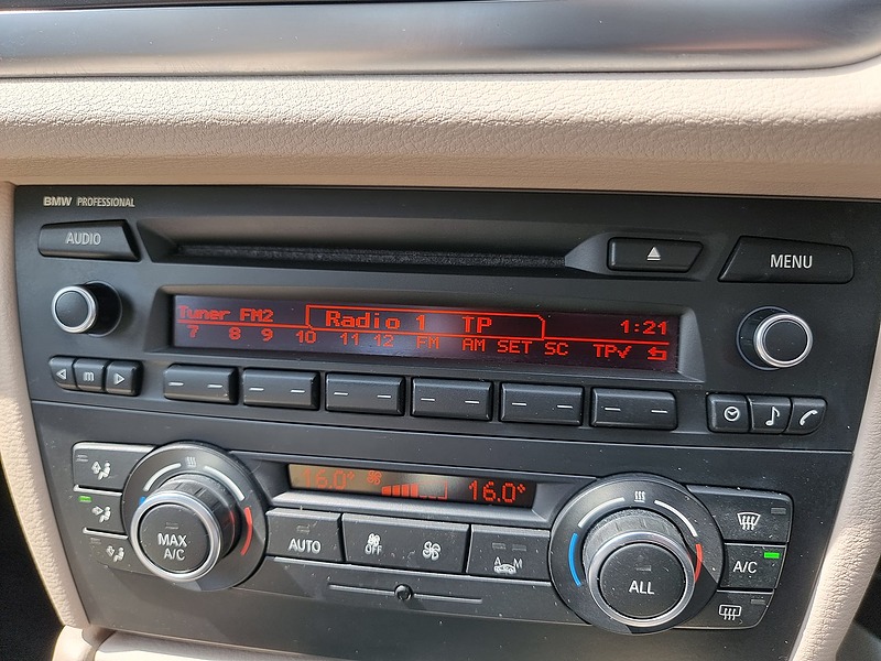 BMW X1 18d xLine - U7454