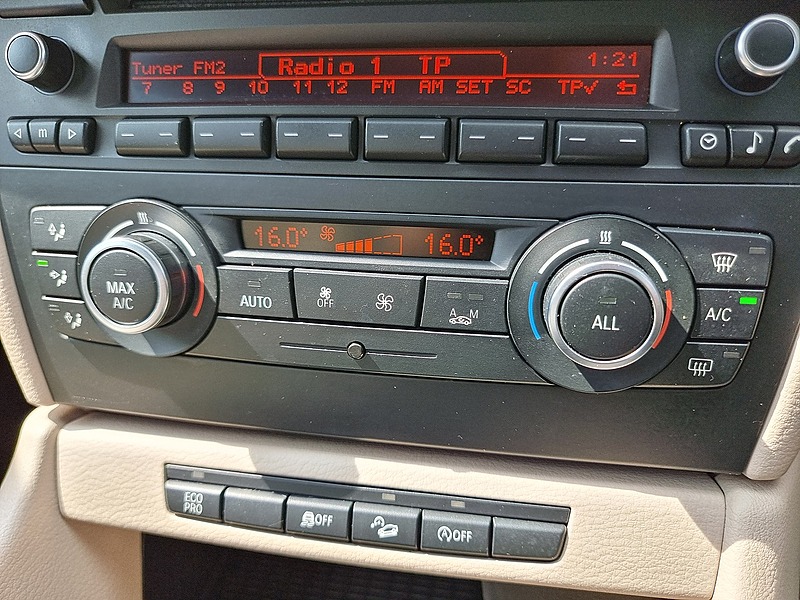 BMW X1 18d xLine - U7454