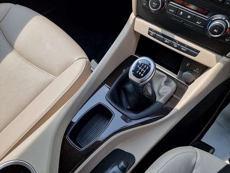 BMW X1 18d xLine - U7454