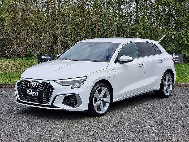 Audi A3 TFSIe S line - U7457