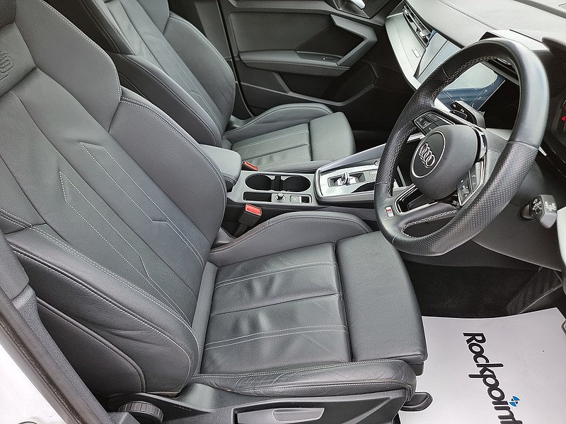 Audi A3 TFSIe S line - U7457
