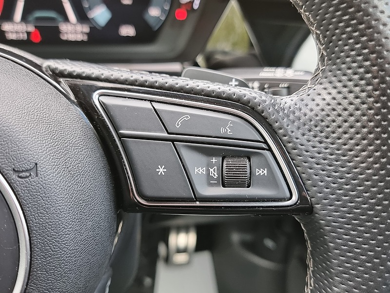 Audi A3 TFSIe S line - U7457