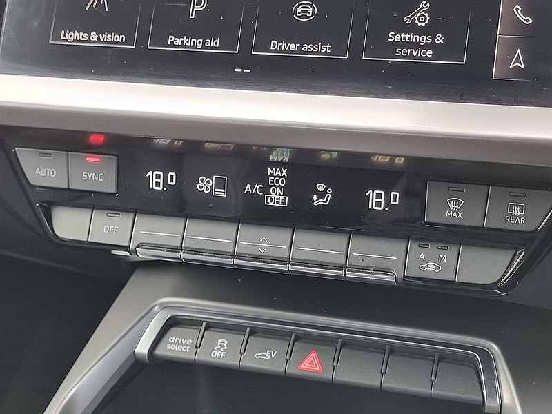 Audi A3 TFSIe S line - U7457