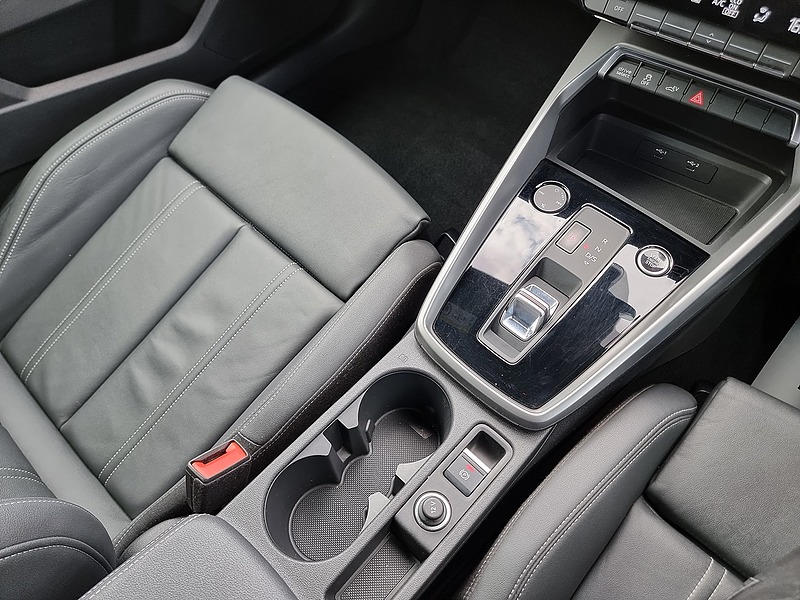 Audi A3 TFSIe S line - U7457