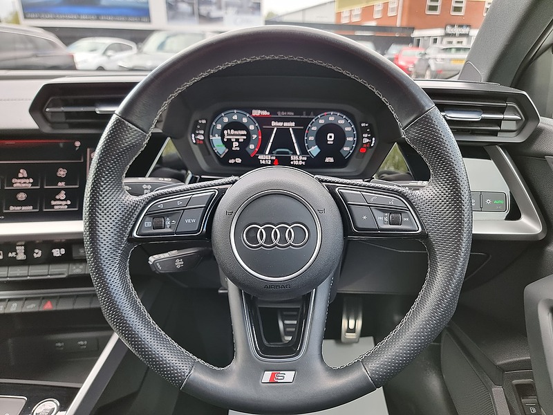 Audi A3 TFSIe S line - U7457