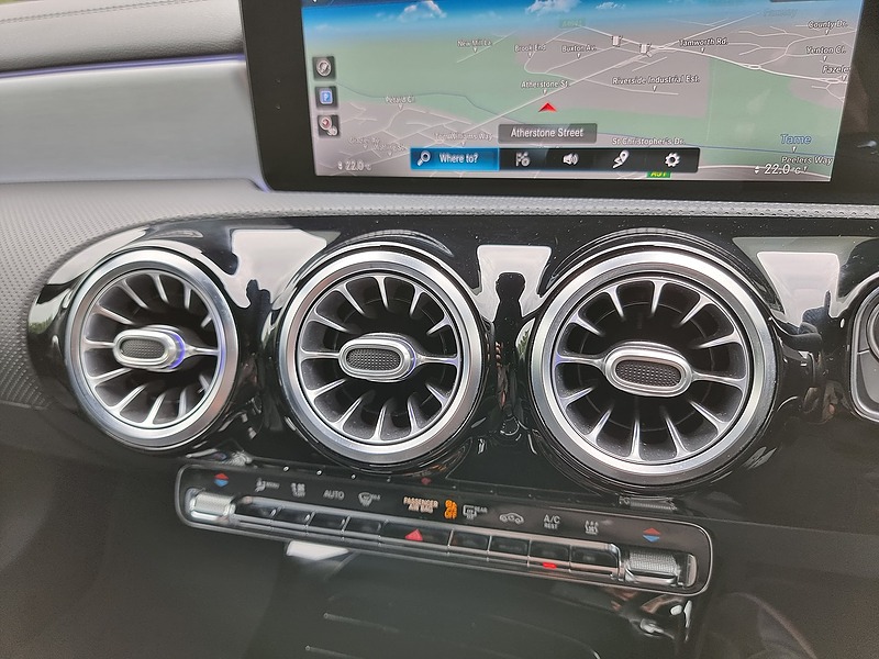 Mercedes-Benz CLA Class CLA250e AMG Line - U7480