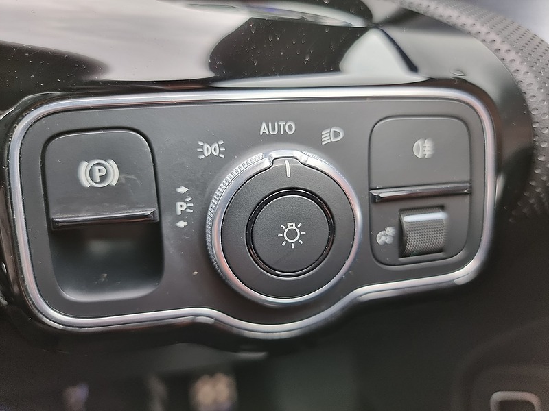 Mercedes-Benz CLA Class CLA250e AMG Line - U7480