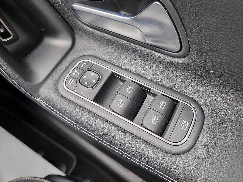 Mercedes-Benz CLA Class CLA250e AMG Line - U7480