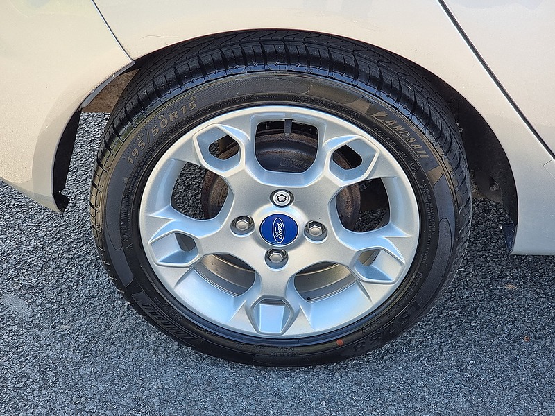 Ford Fiesta Zetec - U7495