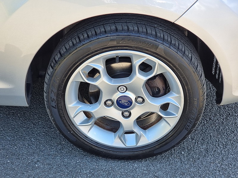 Ford Fiesta Zetec - U7495