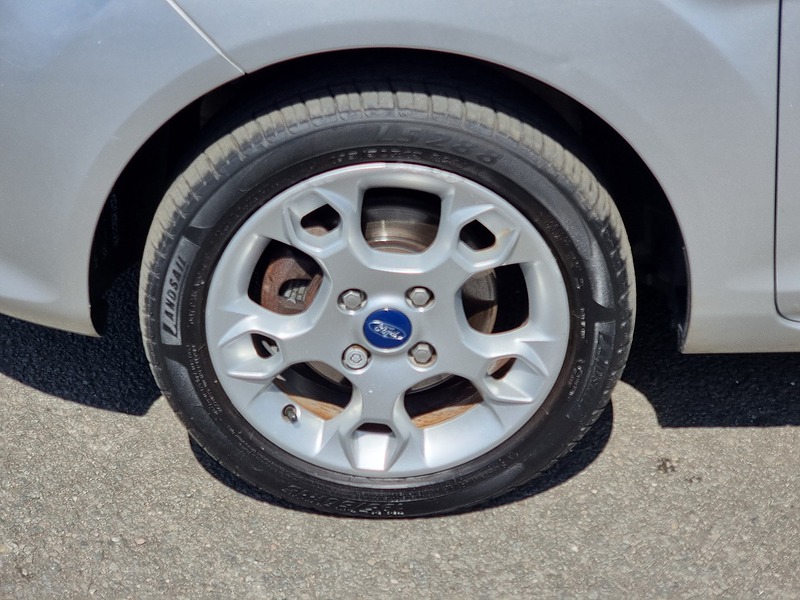 Ford Fiesta Zetec - U7495