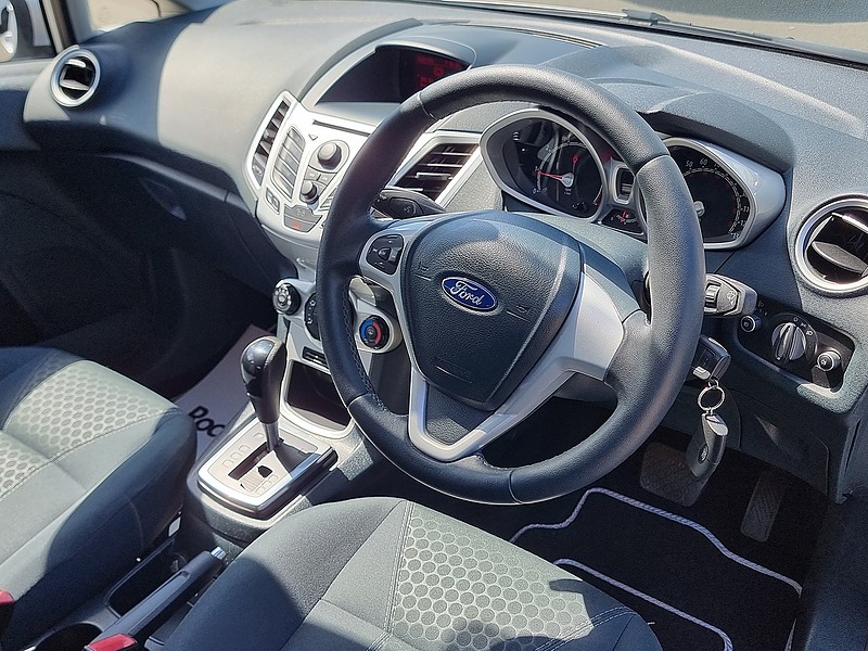 Ford Fiesta Zetec - U7495