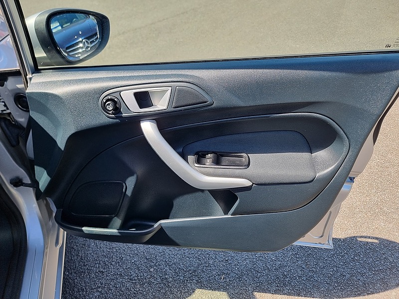 Ford Fiesta Zetec - U7495