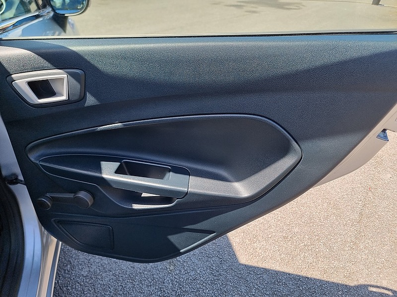 Ford Fiesta Zetec - U7495