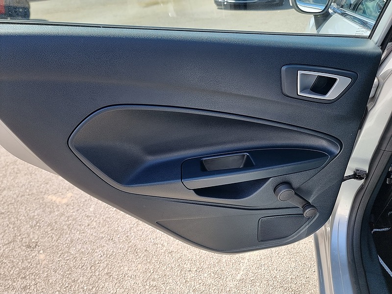 Ford Fiesta Zetec - U7495