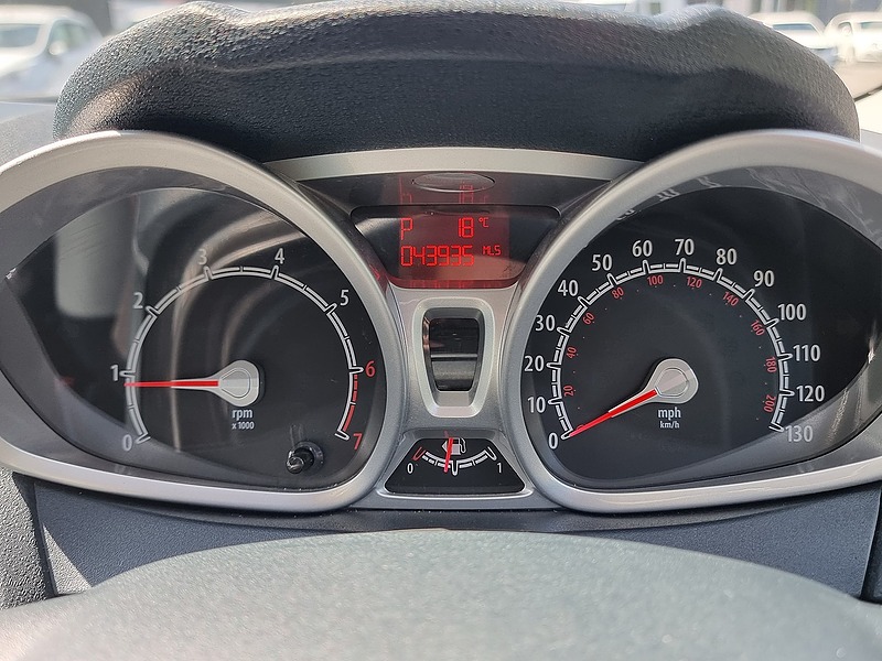 Ford Fiesta Zetec - U7495