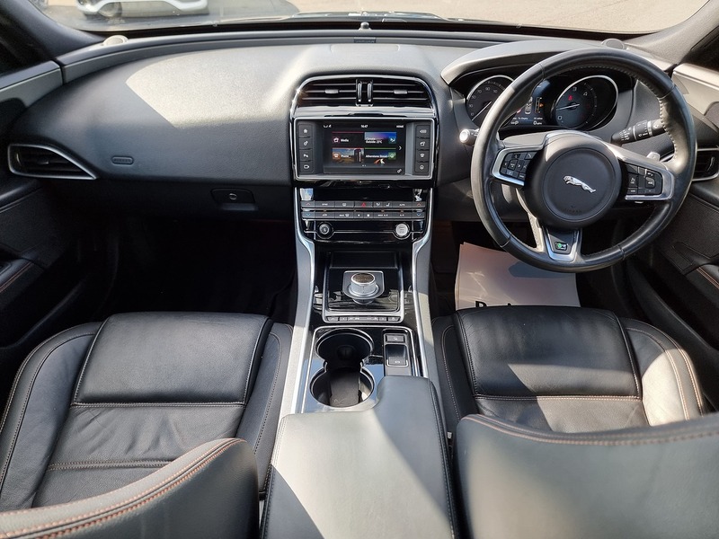 Jaguar XE d Prestige - U91030