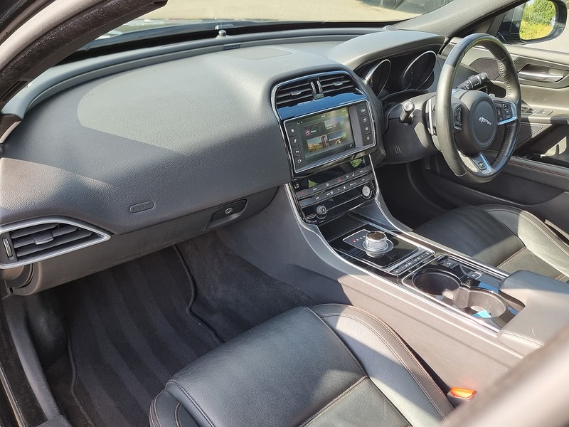 Jaguar XE d Prestige - U91030