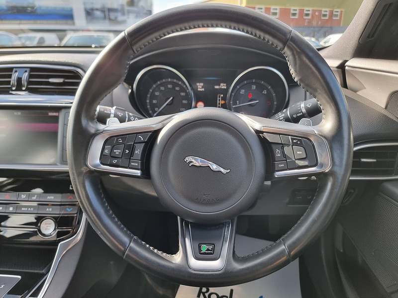 Jaguar XE d Prestige - U91030
