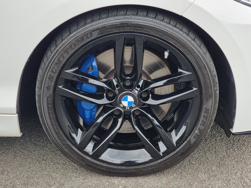 BMW 2 Series 220d M Sport - U91039