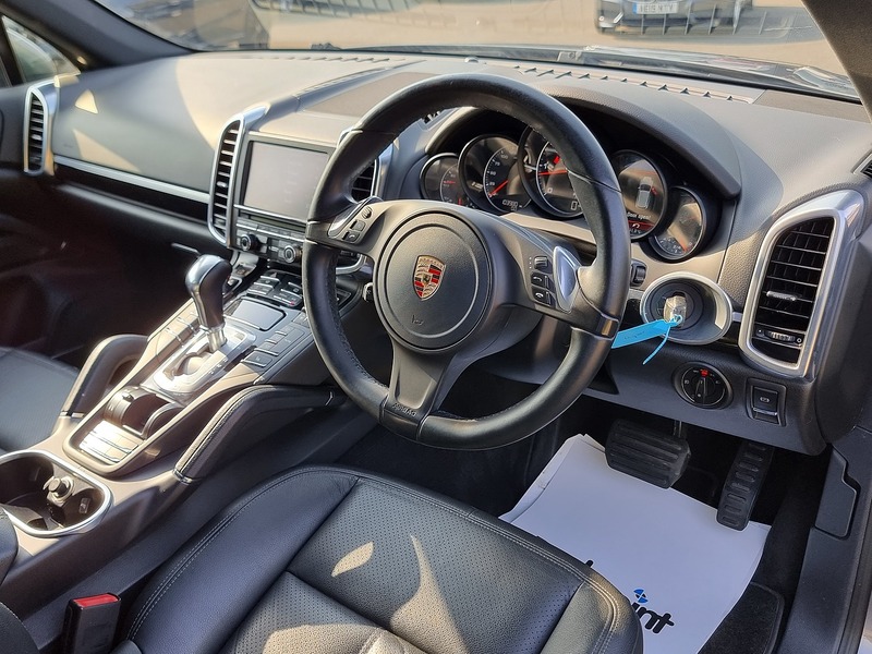 Porsche Cayenne TD V6 - U91049