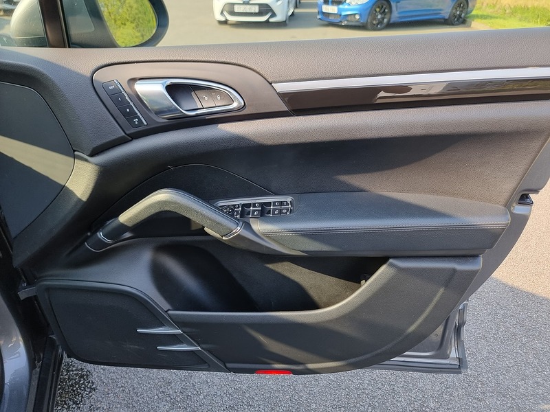 Porsche Cayenne TD V6 - U91049