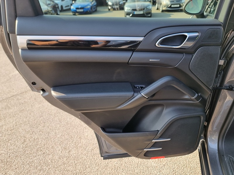 Porsche Cayenne TD V6 - U91049