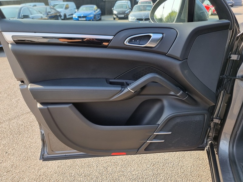 Porsche Cayenne TD V6 - U91049