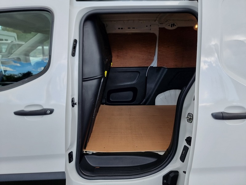 Peugeot Partner BlueHDi 1000 Professional - U91068