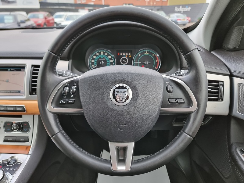 Jaguar XF d SE Business - U91075