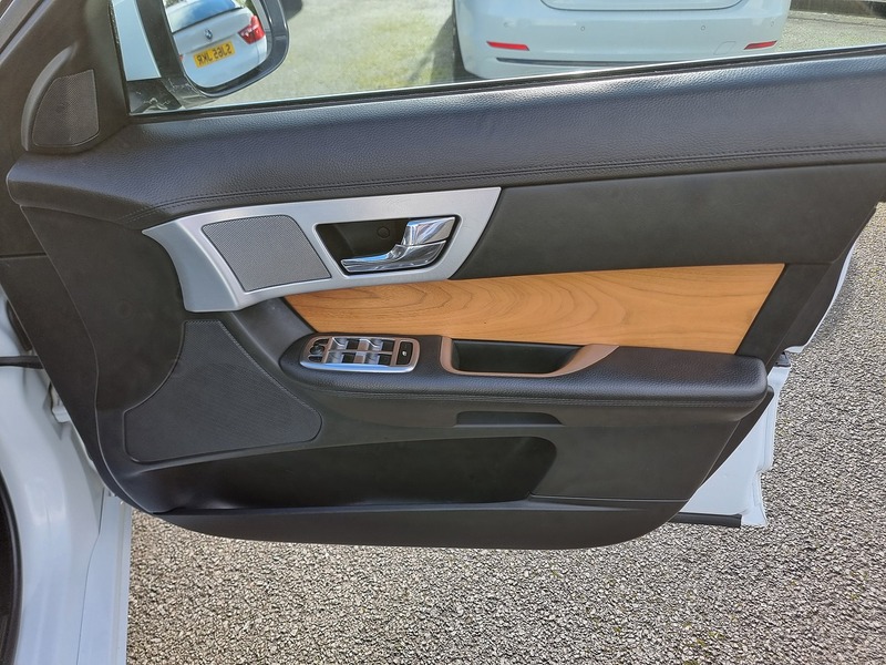 Jaguar XF d SE Business - U91075