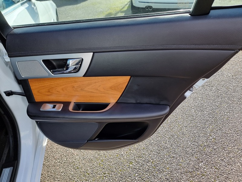 Jaguar XF d SE Business - U91075