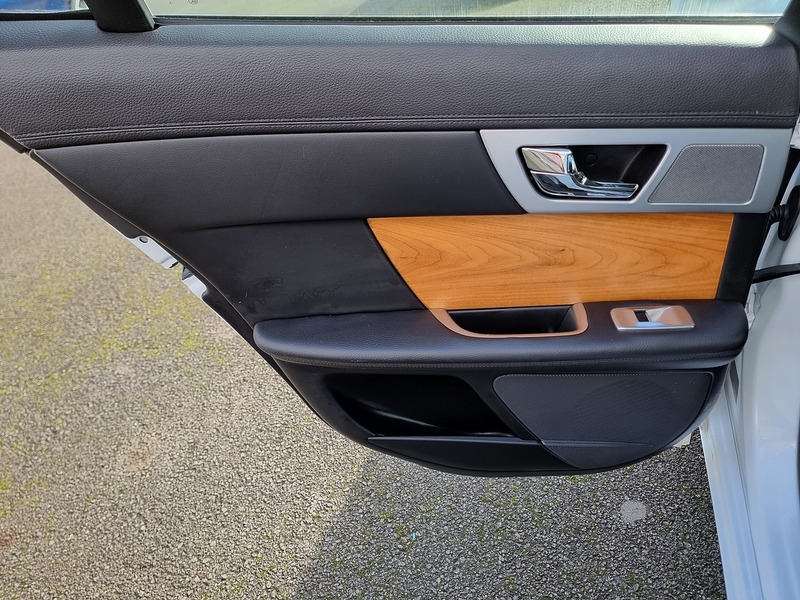 Jaguar XF d SE Business - U91075