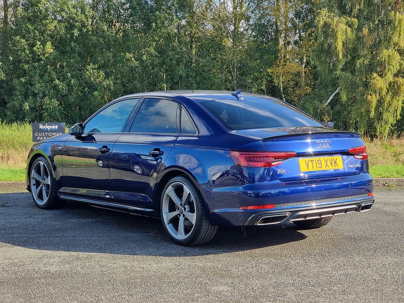 Audi A4 TFSI Black Edition - U91083