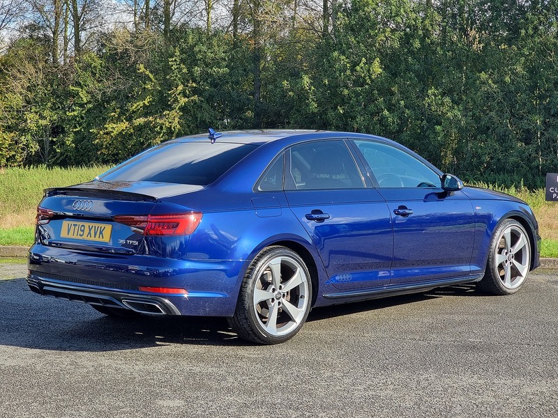 Audi A4 TFSI Black Edition - U91083