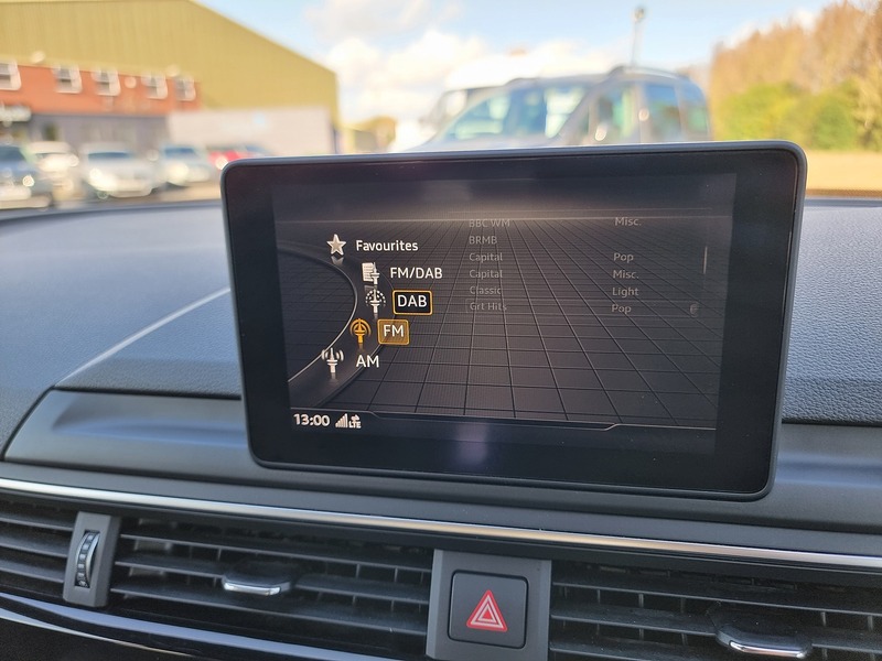 Audi A4 TFSI Black Edition - U91083