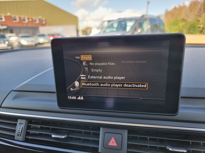 Audi A4 TFSI Black Edition - U91083