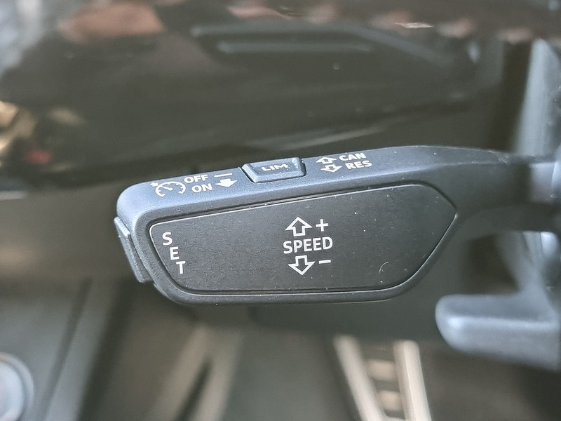 Audi A4 TFSI Black Edition - U91083