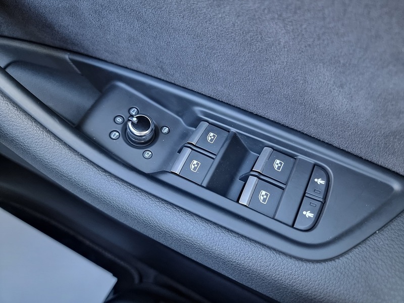 Audi A4 TFSI Black Edition - U91083