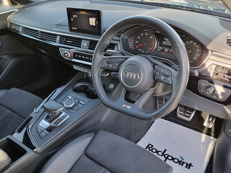 Audi A4 TFSI Black Edition - U91083