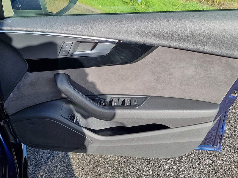 Audi A4 TFSI Black Edition - U91083