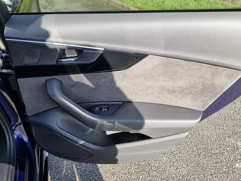 Audi A4 TFSI Black Edition - U91083
