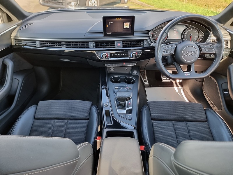 Audi A4 TFSI Black Edition - U91083
