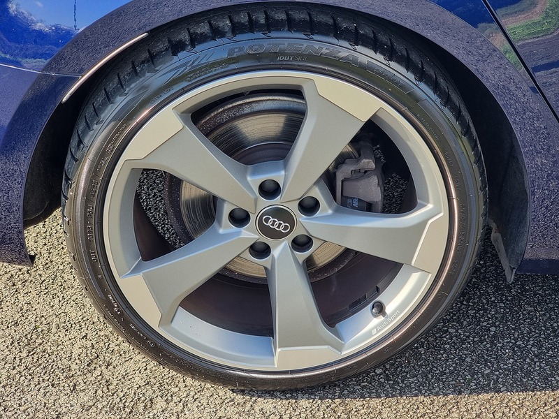Audi A4 TFSI Black Edition - U91083