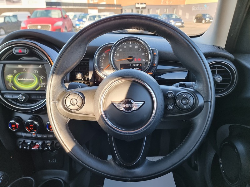 MINI Hatch Cooper Seven - U91103