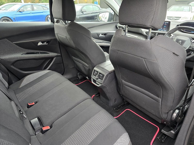 Peugeot 3008 BlueHDi Active - U91121